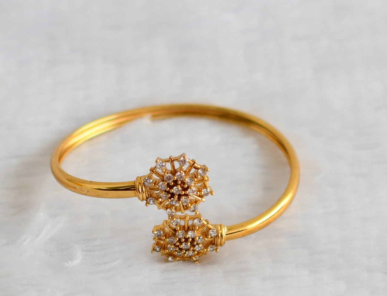 Matte finish cz white stone flower kada/bracelets dj-50955