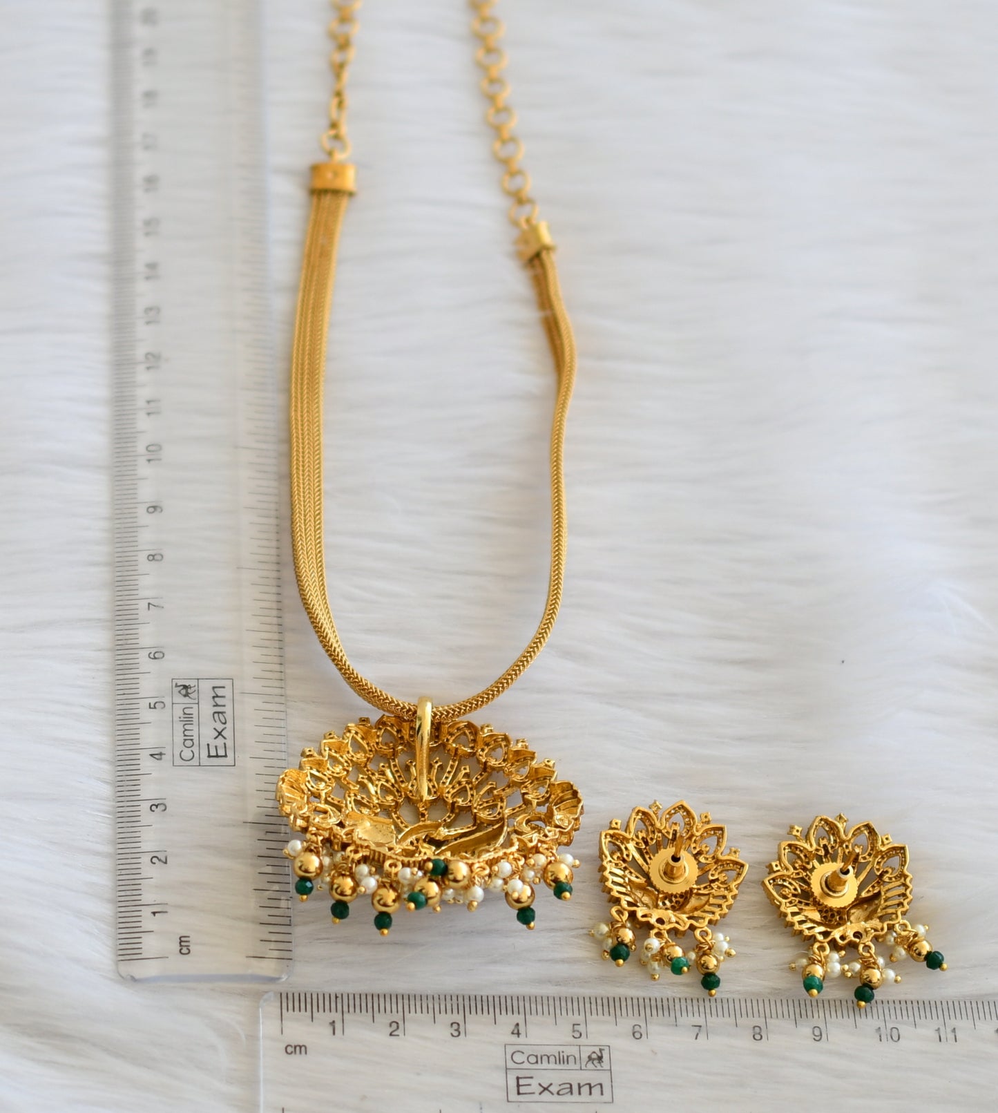 Matte finish cz kemp-white peacock choker set dj-45604