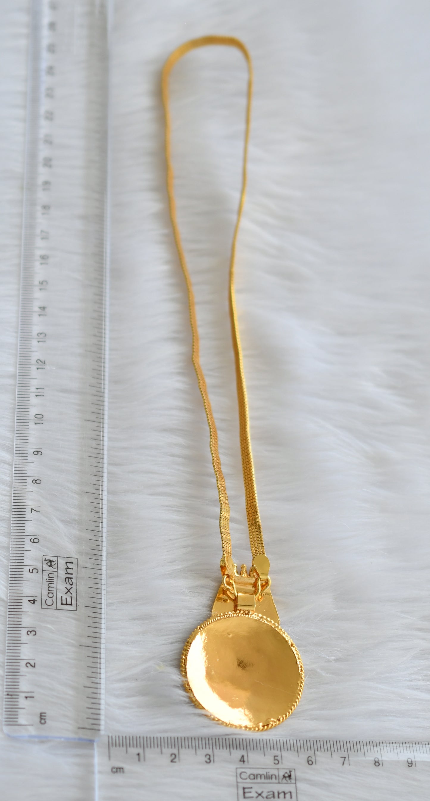 Gold tone round rose pendant with chain dj-39989