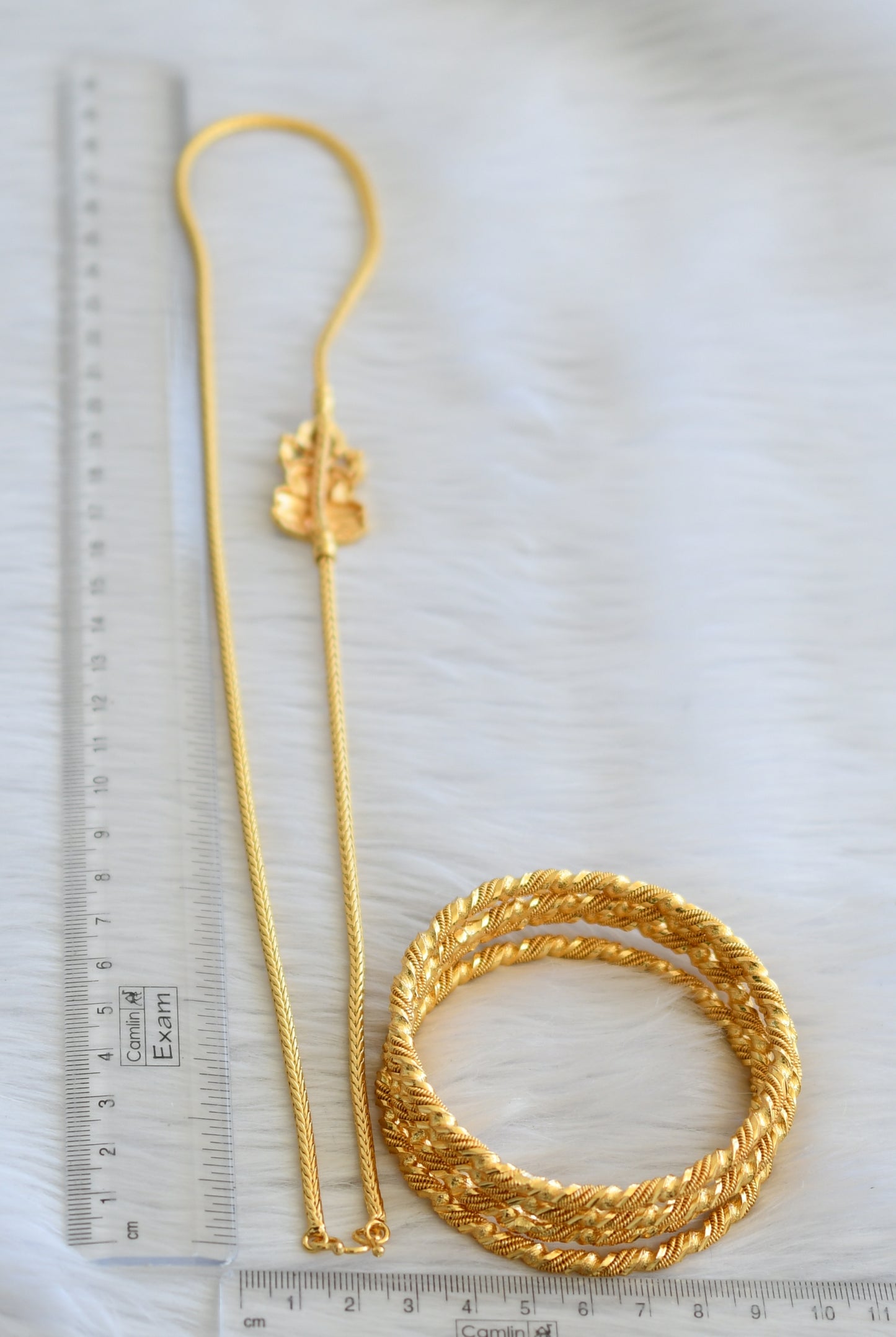 Gold tone 24 inches lakshmi mugappu chain with set of 4 bangles(2.8) dj-45619