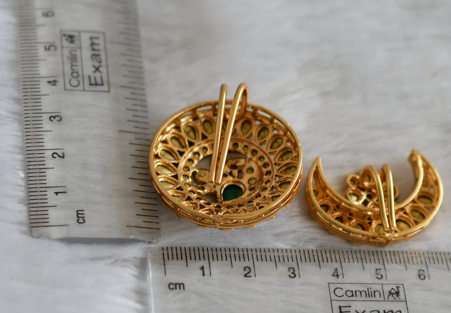 Matte finish white-kemp-green peacock kundan sun moon hair jewel dj-47323