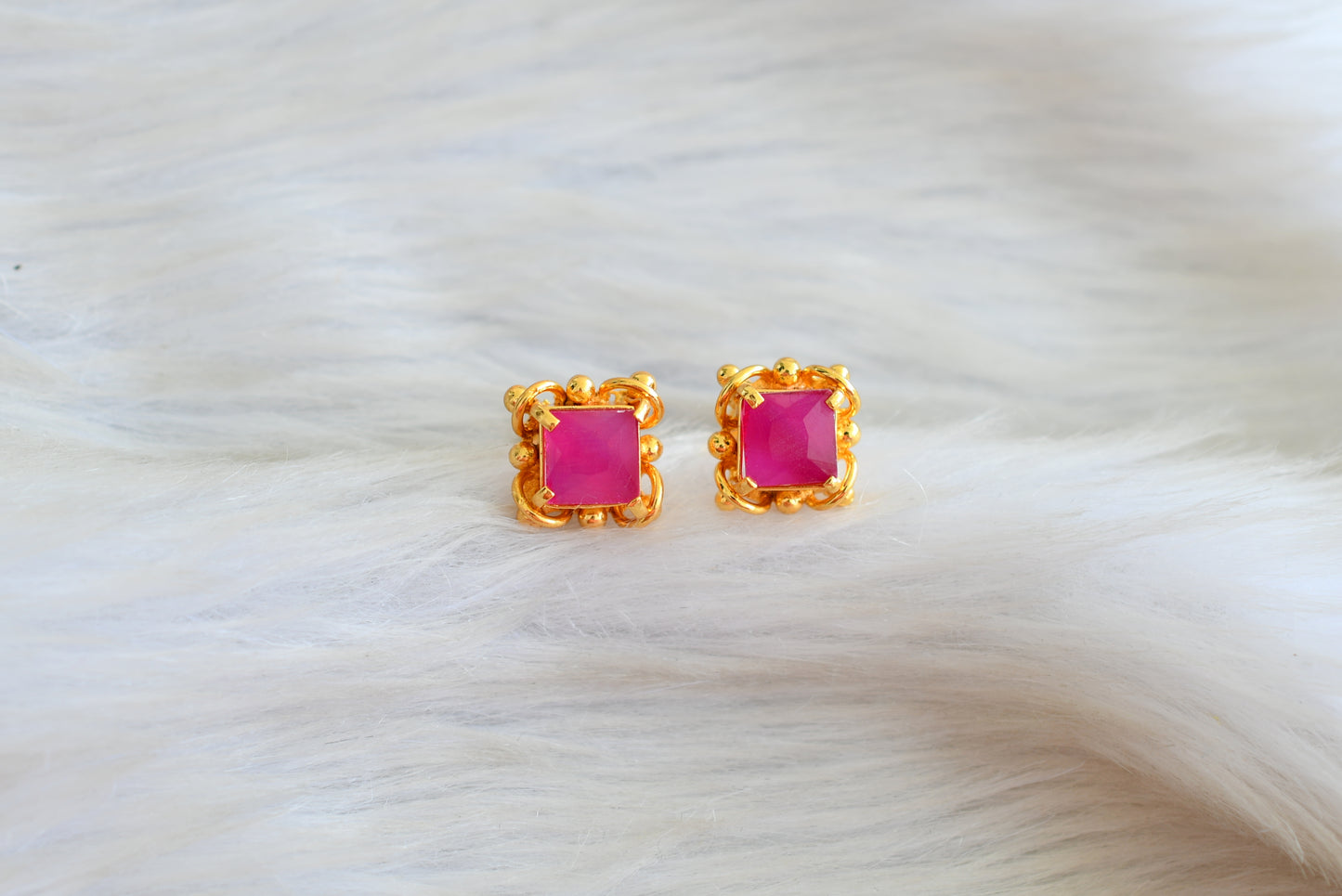 Gold tone ruby square stone stud/earrings dj-42683