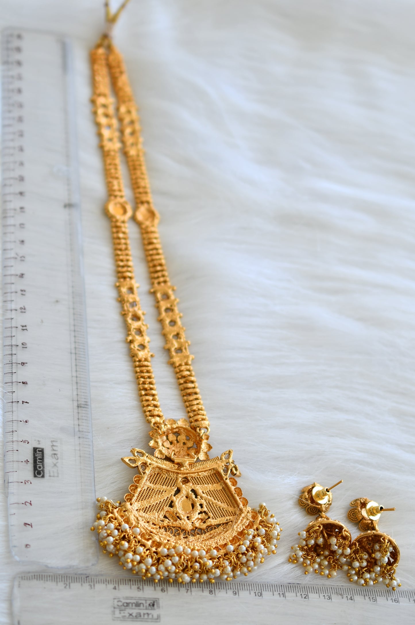 Antique gold tone pearl cluster kundan haar set dj-11243