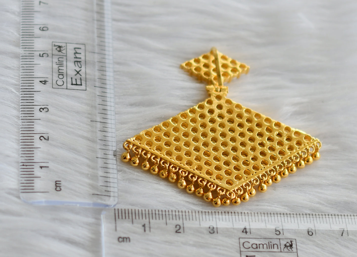 Gold tone Kerala style Pearl pathakkam pendant dj-42641