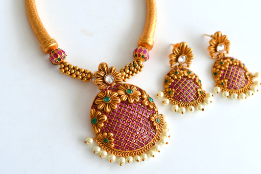 Matte Finish Ruby-emerald Flower Kante Necklace Set-dj11948