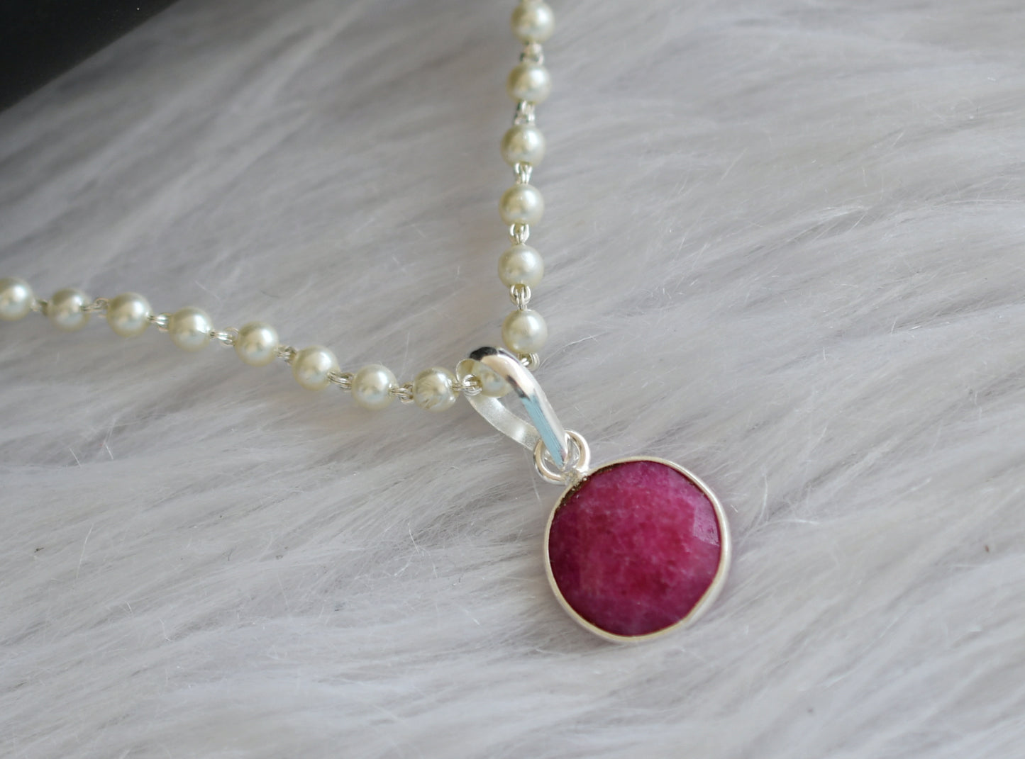 silver tone 18 inches pearl chain with pink small pendant dj-44192