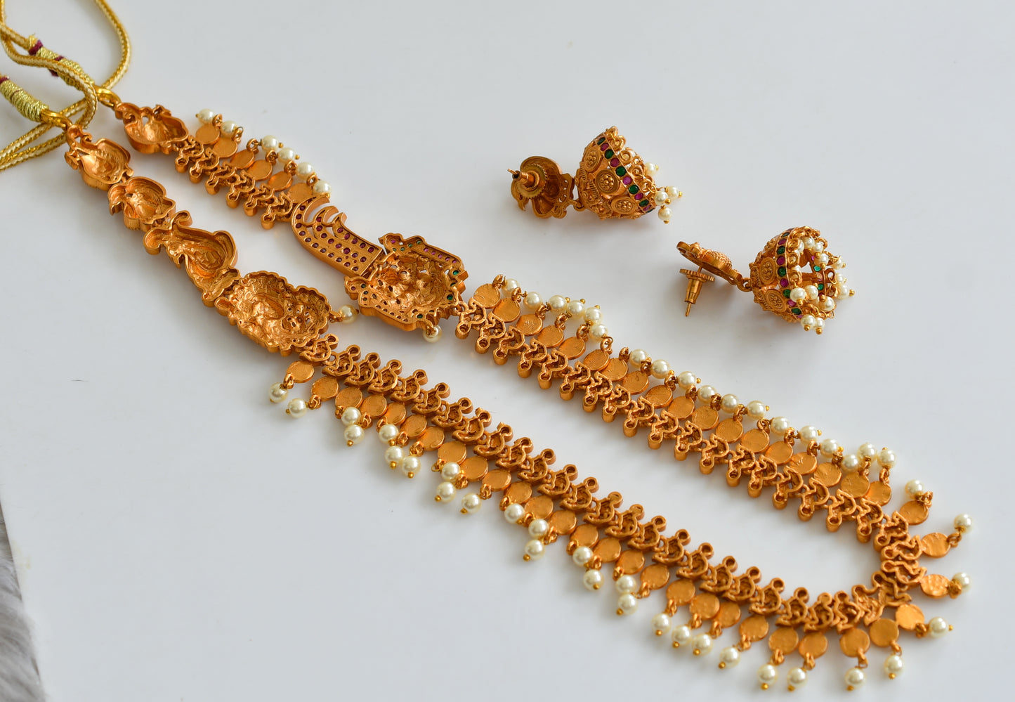 Matte Finish Ruby-green Lakshmi Mugappu Short Haar Set DJ24630