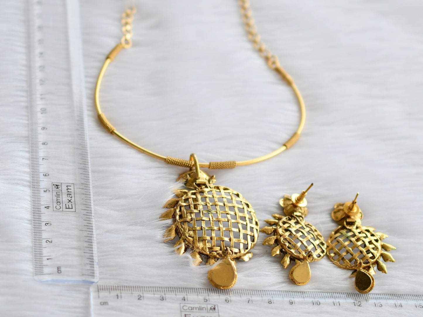 Antique gold tone replica green-pearl hasli necklace set dj44227