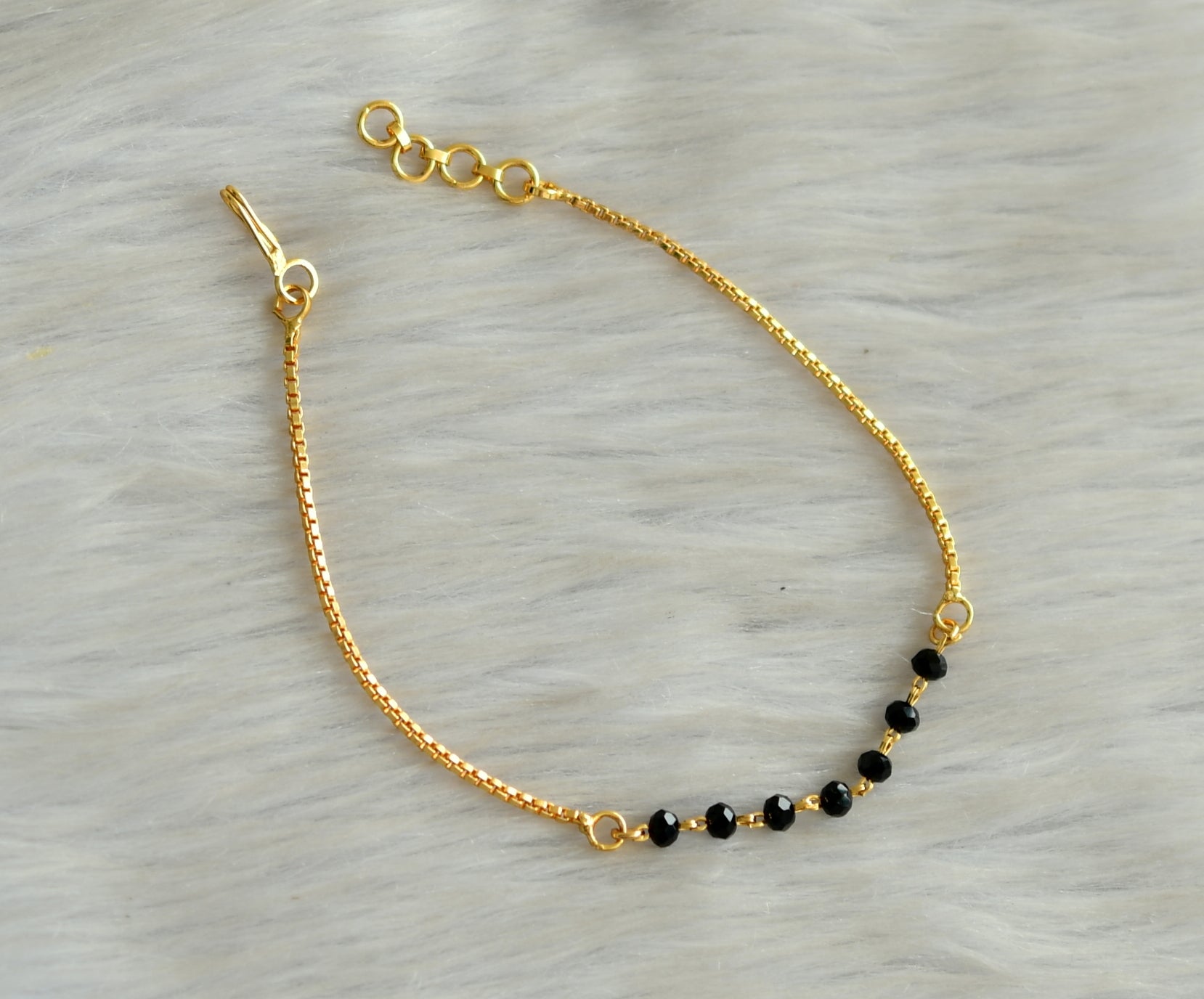 Gold tone karimani beaded bracelet dj-42804 – dreamjwell