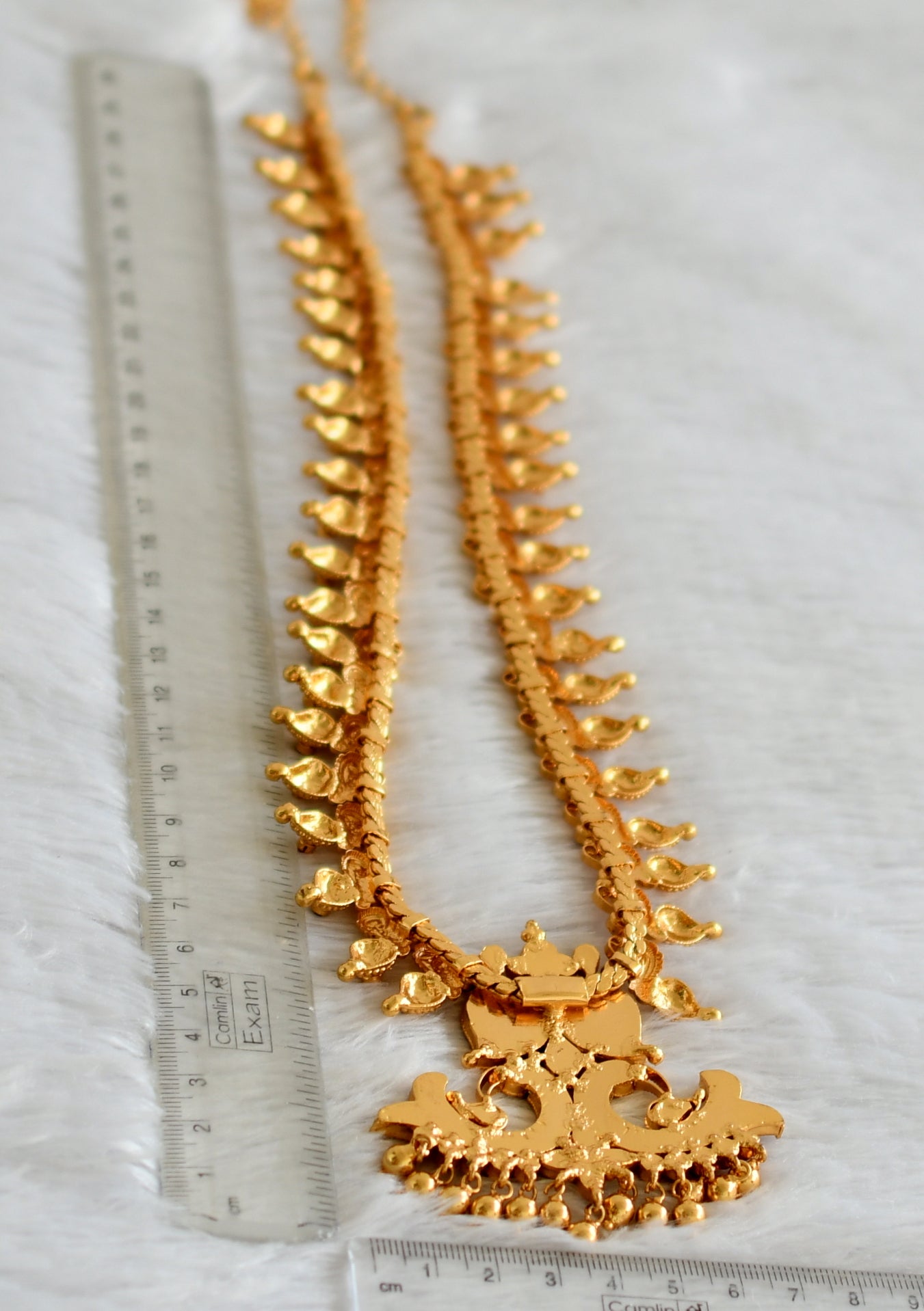 Gold tone real kemp-green stone peacock haar dj-47634