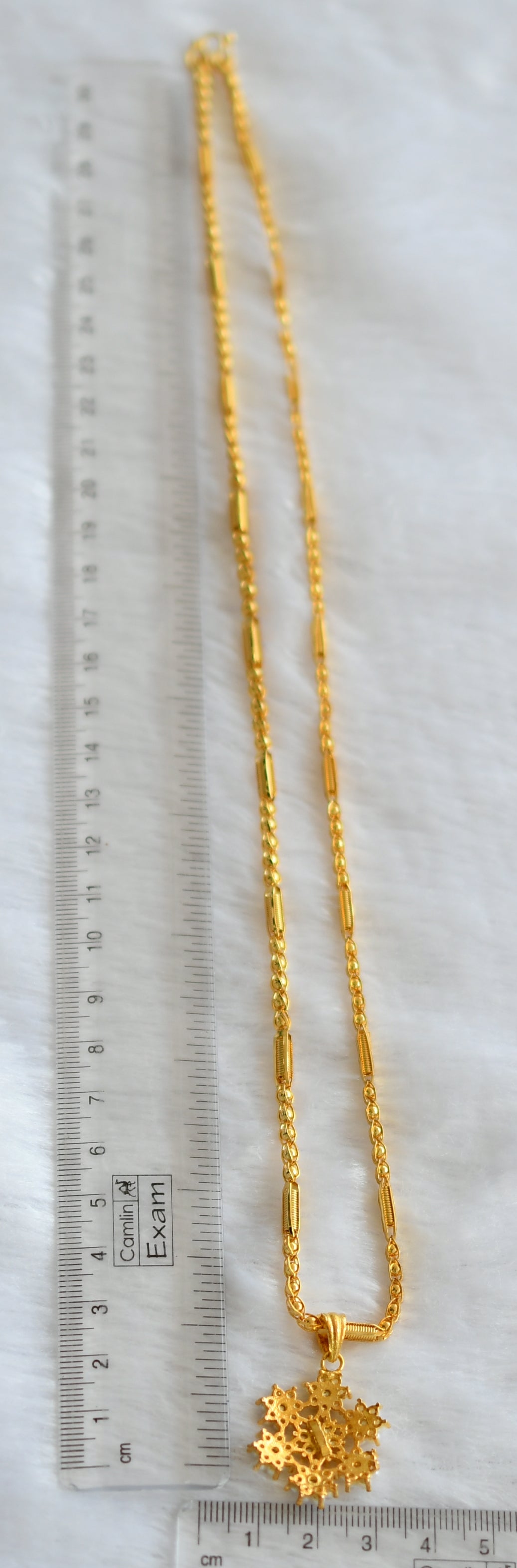 Gold tone 24 inches chain with pearl flower pendant dj-46009