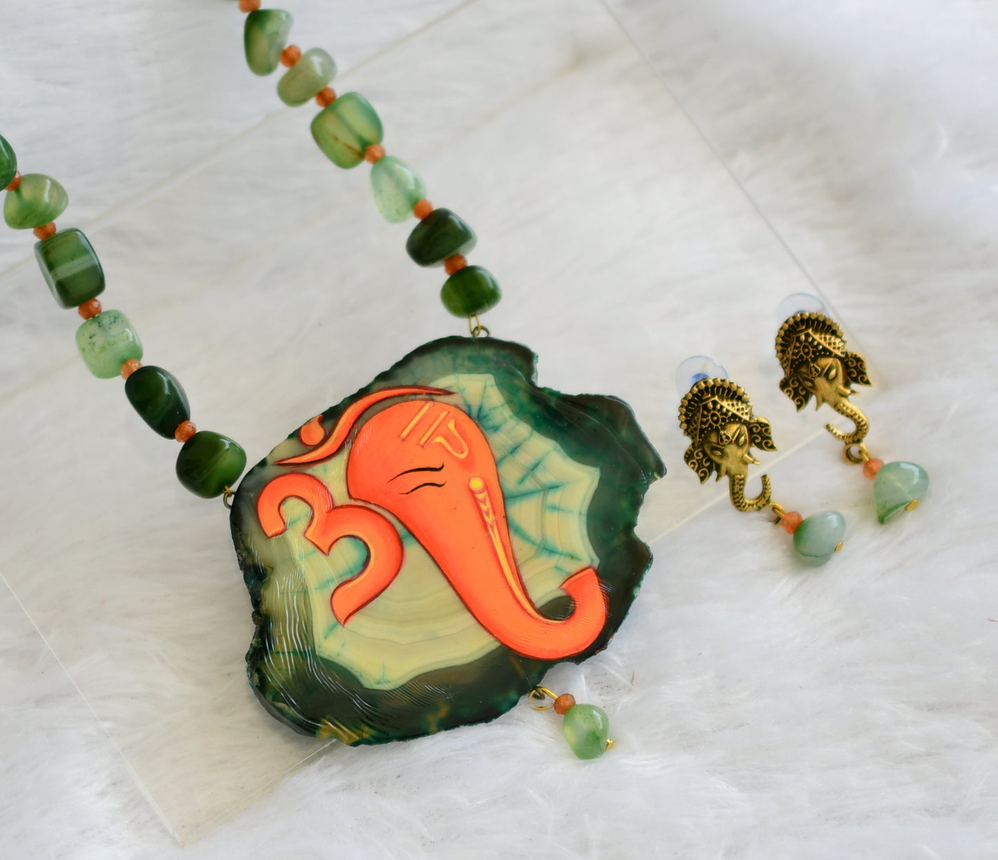 Hand painted om ganesha sliced agate pendant with green-orange onyx bead necklace set dj-46071