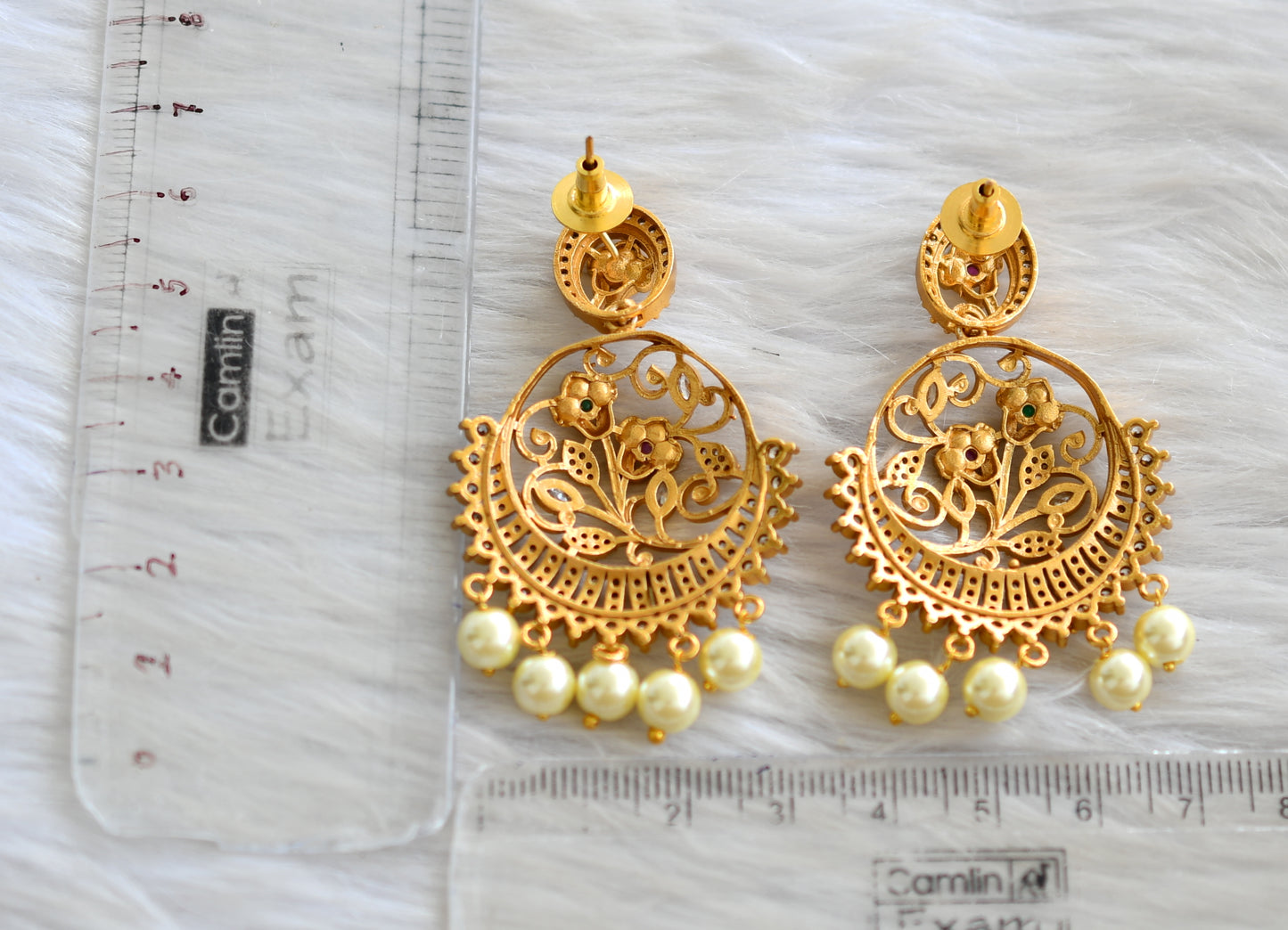 Matte finish kemp-green-white stone flower earrings dj-42877