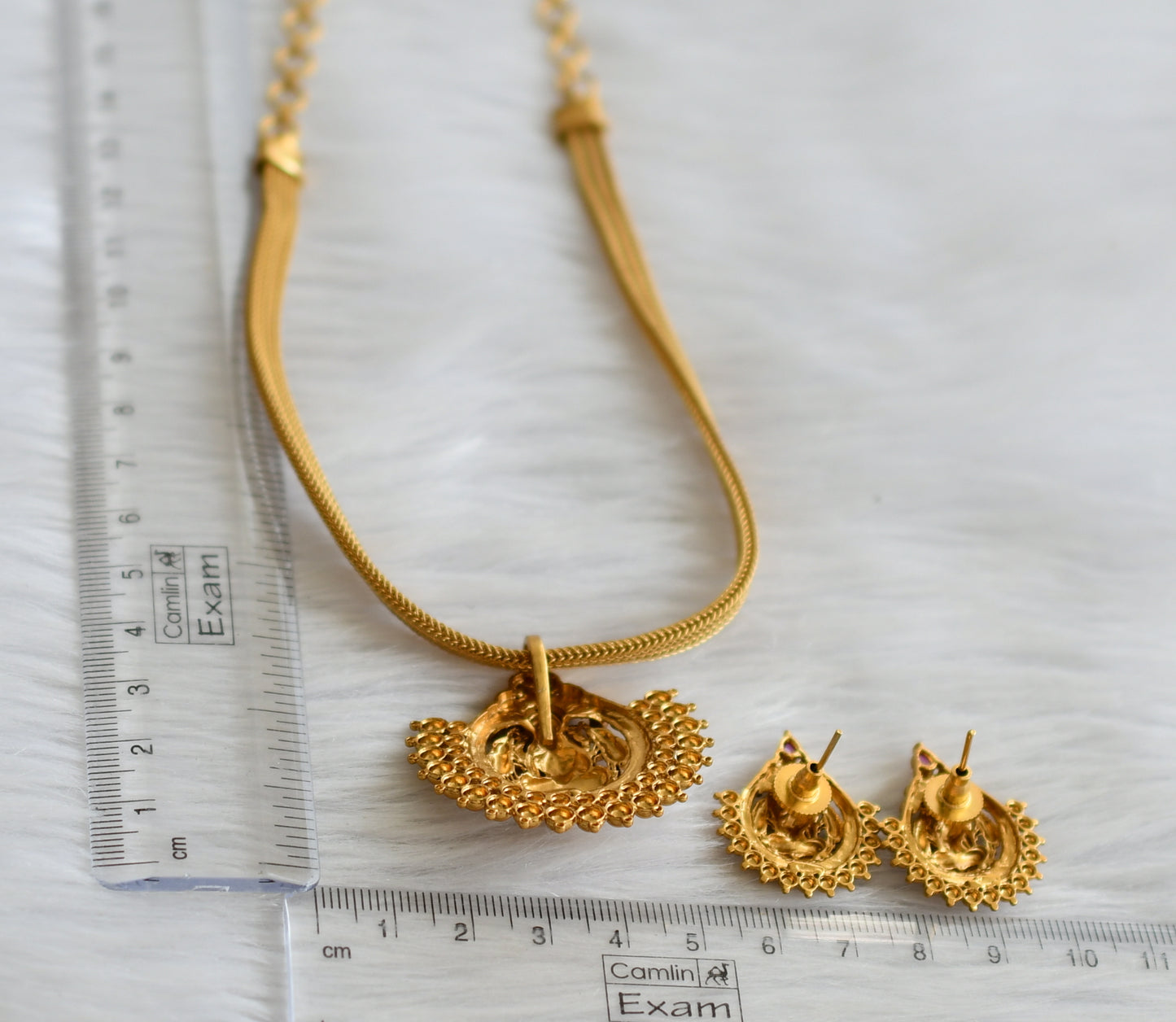 Matte finish kemp stone lakshmi choker/necklace set dj-44332