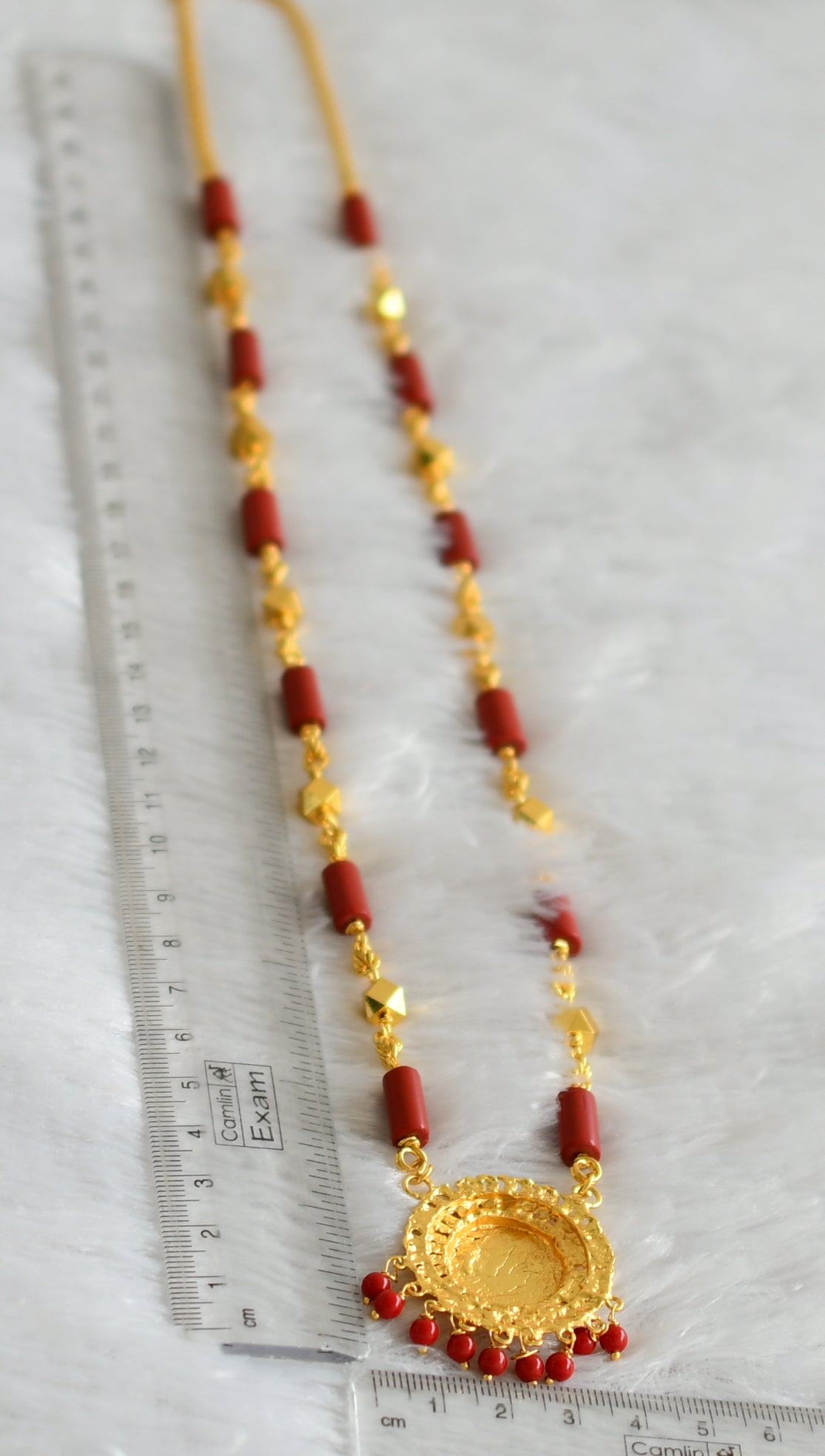 Gold tone coral chain with lakshmi round pendant dj-47780