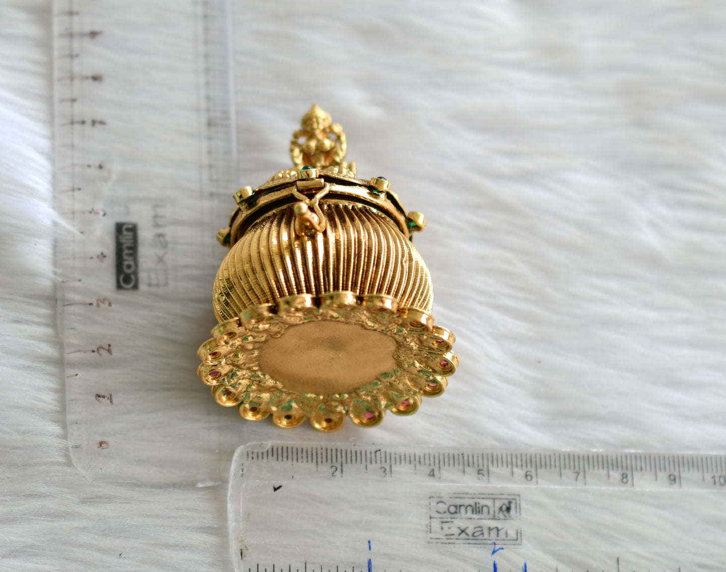 Antique gold tone Kemp-green Lakshmi kumkum box dj-42943