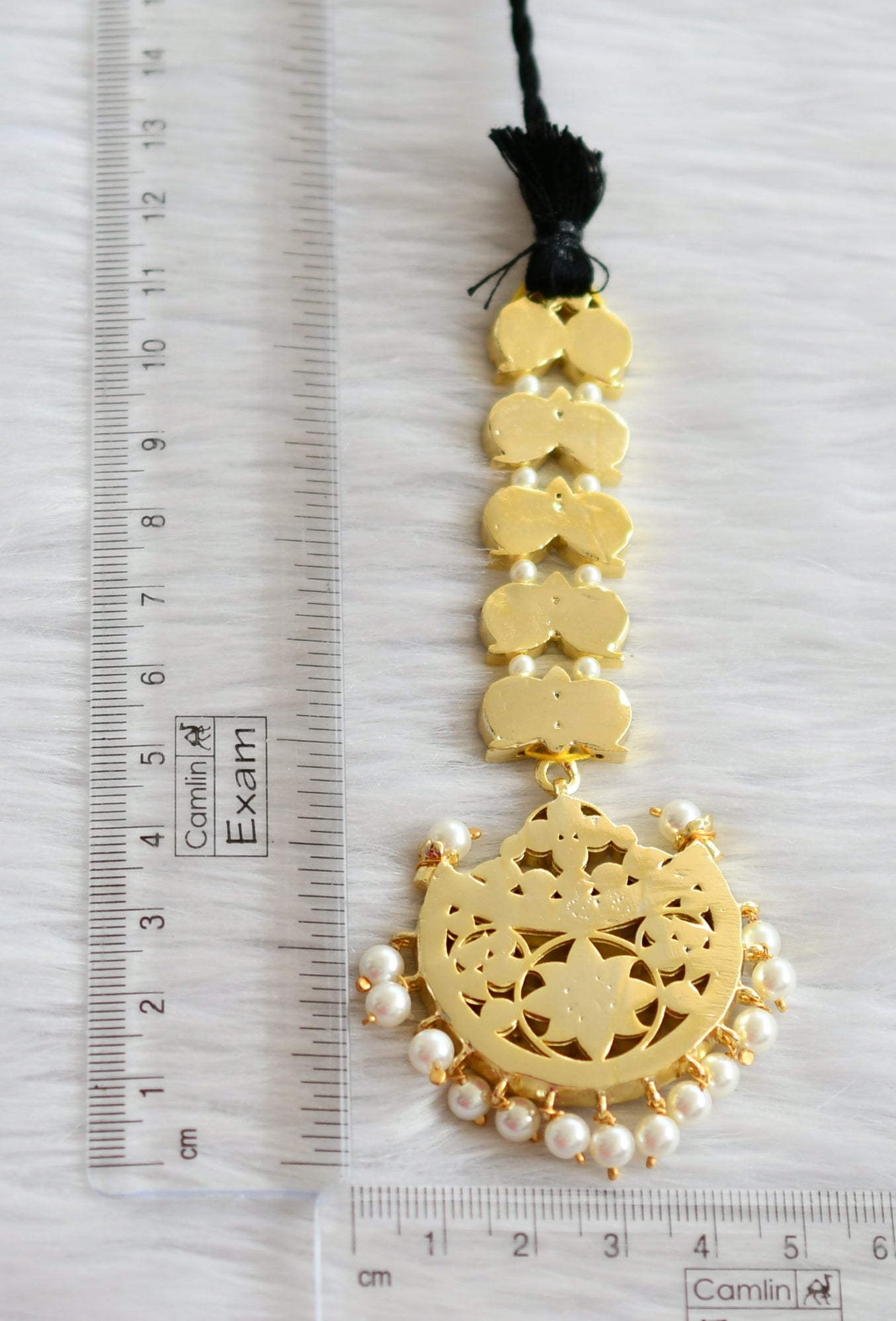 Gold tone precious kemp pearl mango moon tikka dj-20187