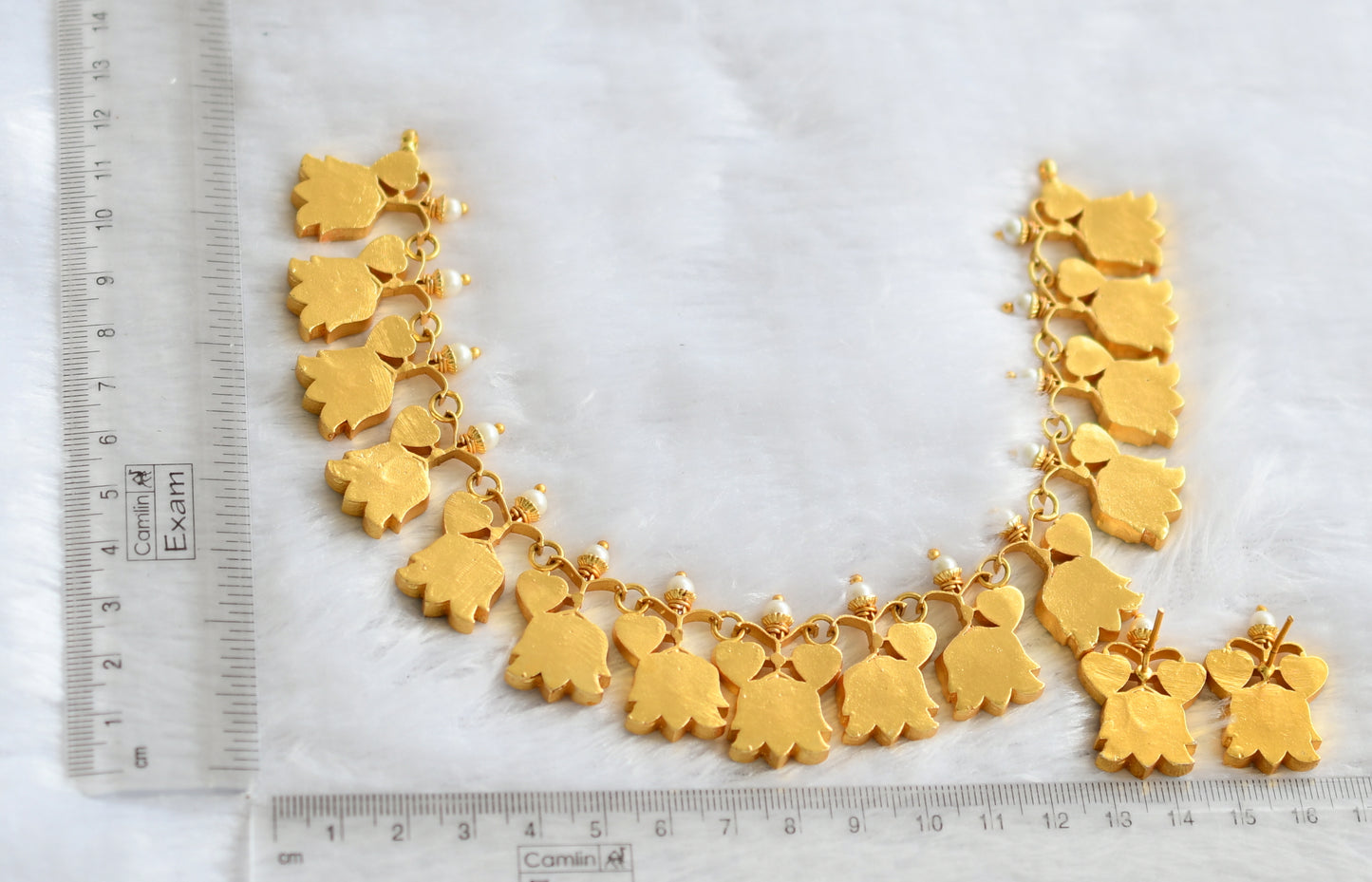 Gold tone pink-green-white pearl kundan jadau lotus heart necklace set dj-46251