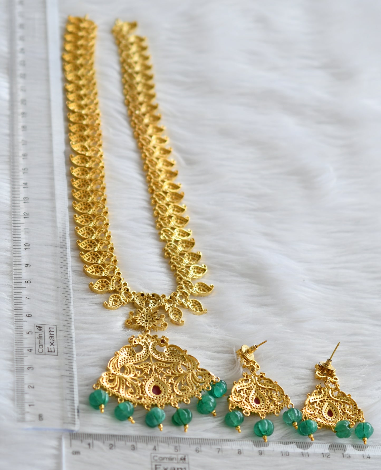 Gold tone cz ruby-green pumpkin beaded peacock mango haar set dj-44475