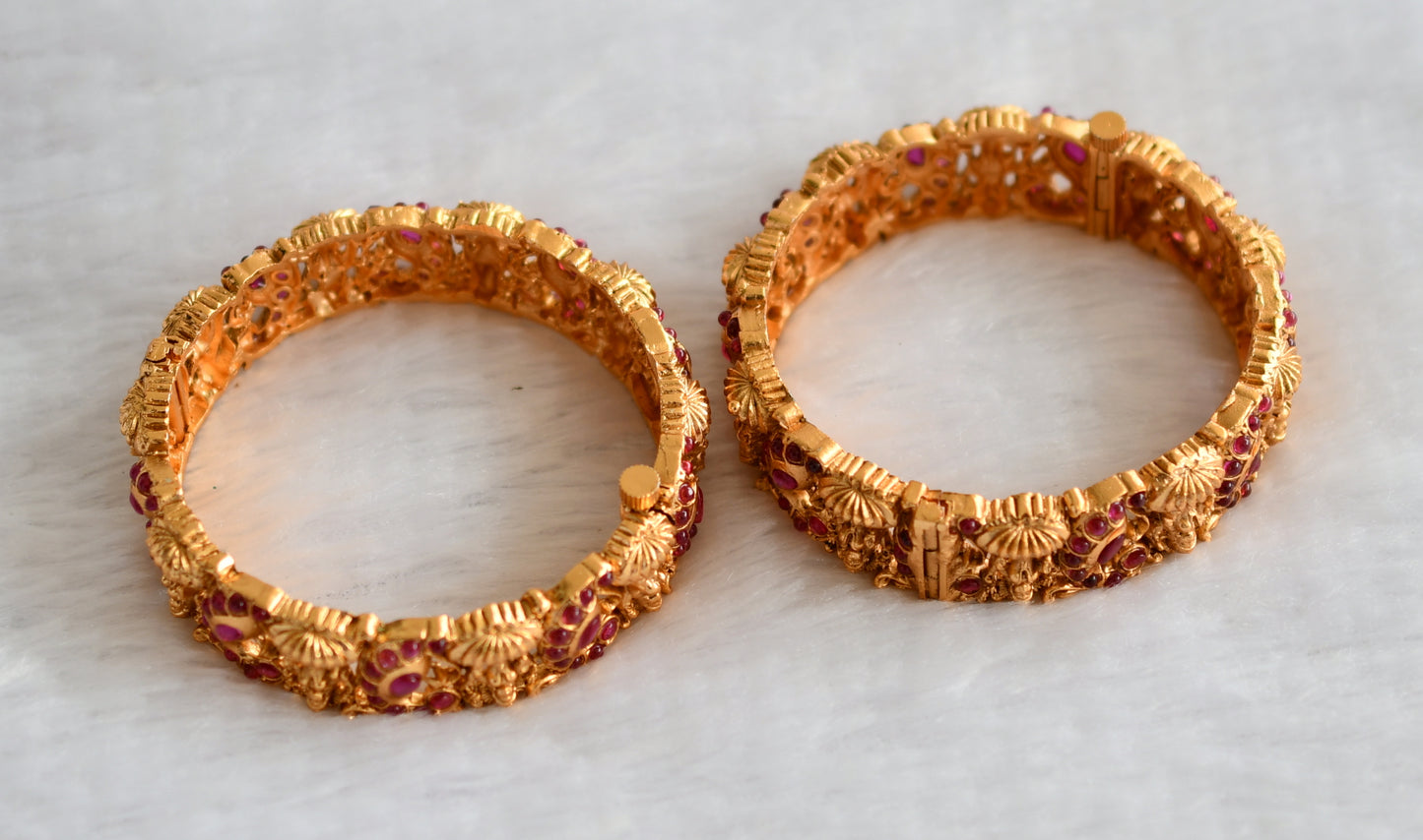 Matte finish pink stone lakshmi peacock screw bangles(2.8) dj-46309