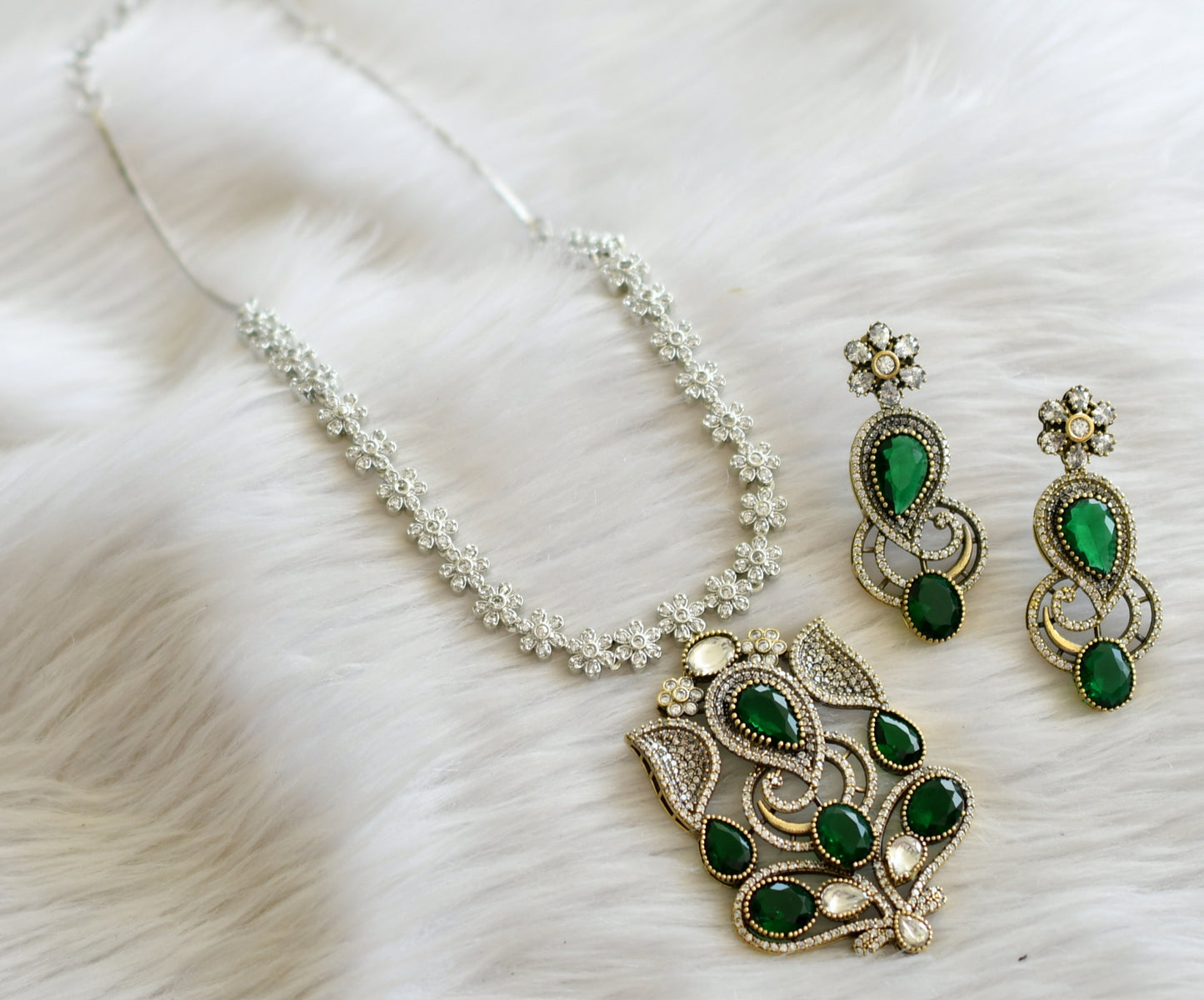 Silver tone cz green-white ganesha victorian necklace set dj-44586