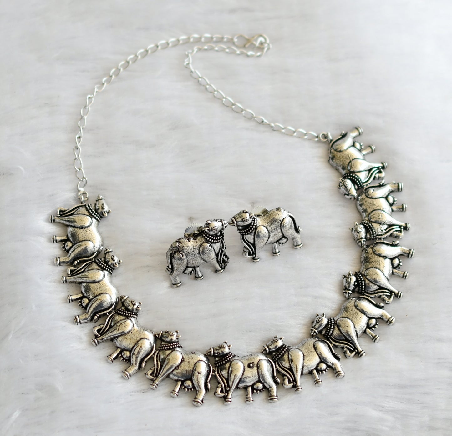 Silver tone cow necklace set dj-46433