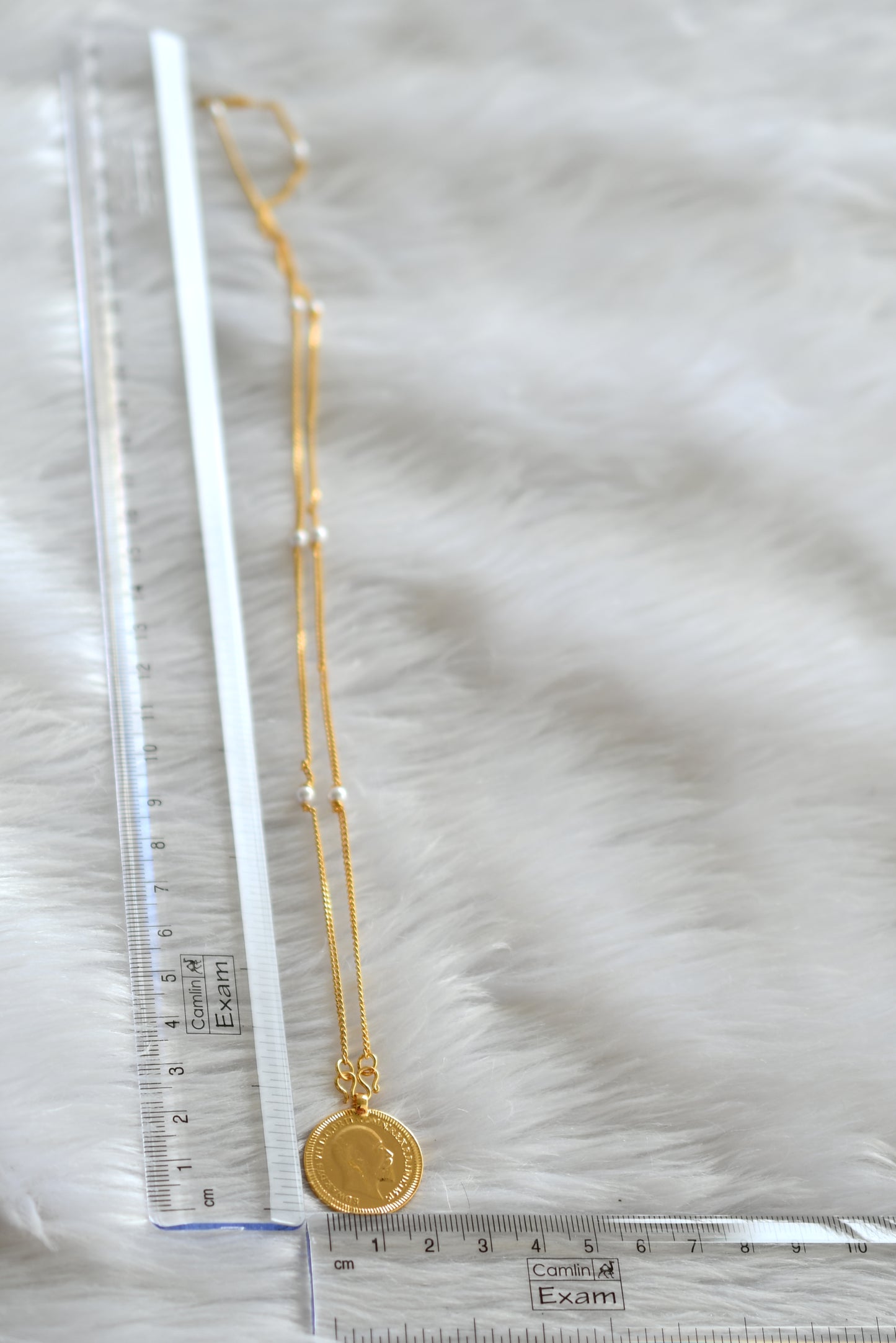 Gold tone 24 inches pearl chain with coin pendant dj-43112