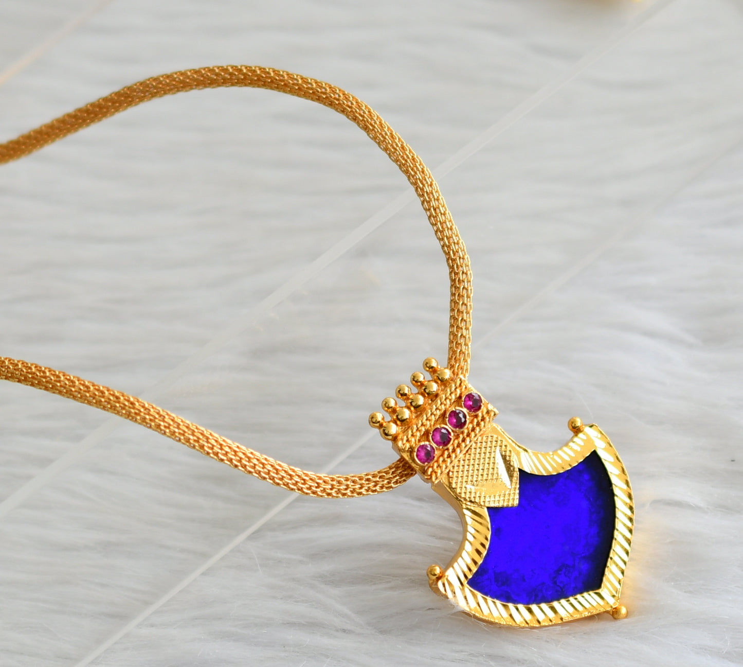 Gold tone kerala style 24 inches chain with blue-pink palakka pendant dj-44930