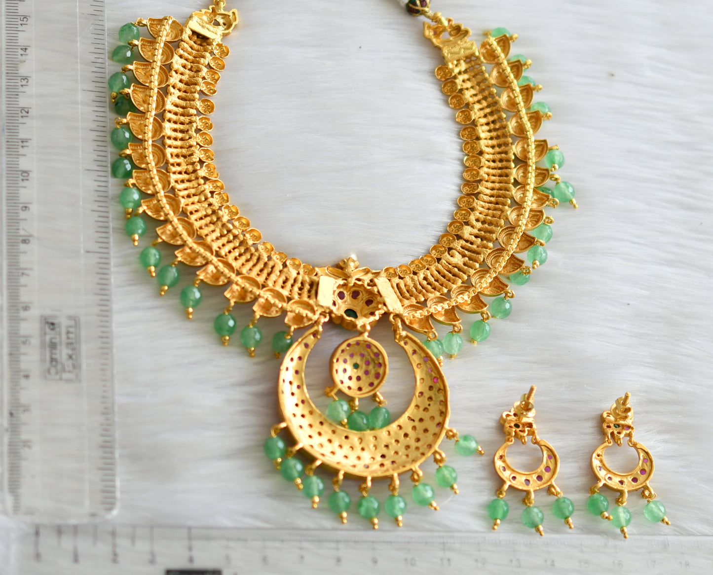 Gold tone ruby-green stone mango green agates necklace set dj-42146