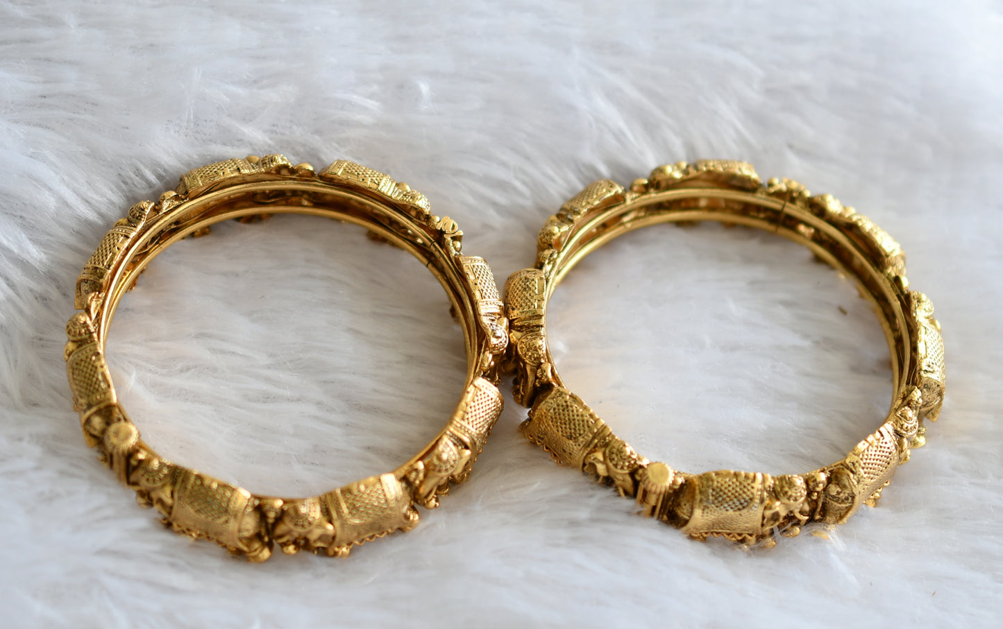 Antique gold tone elephant screw bangles(2.8) dj-38303