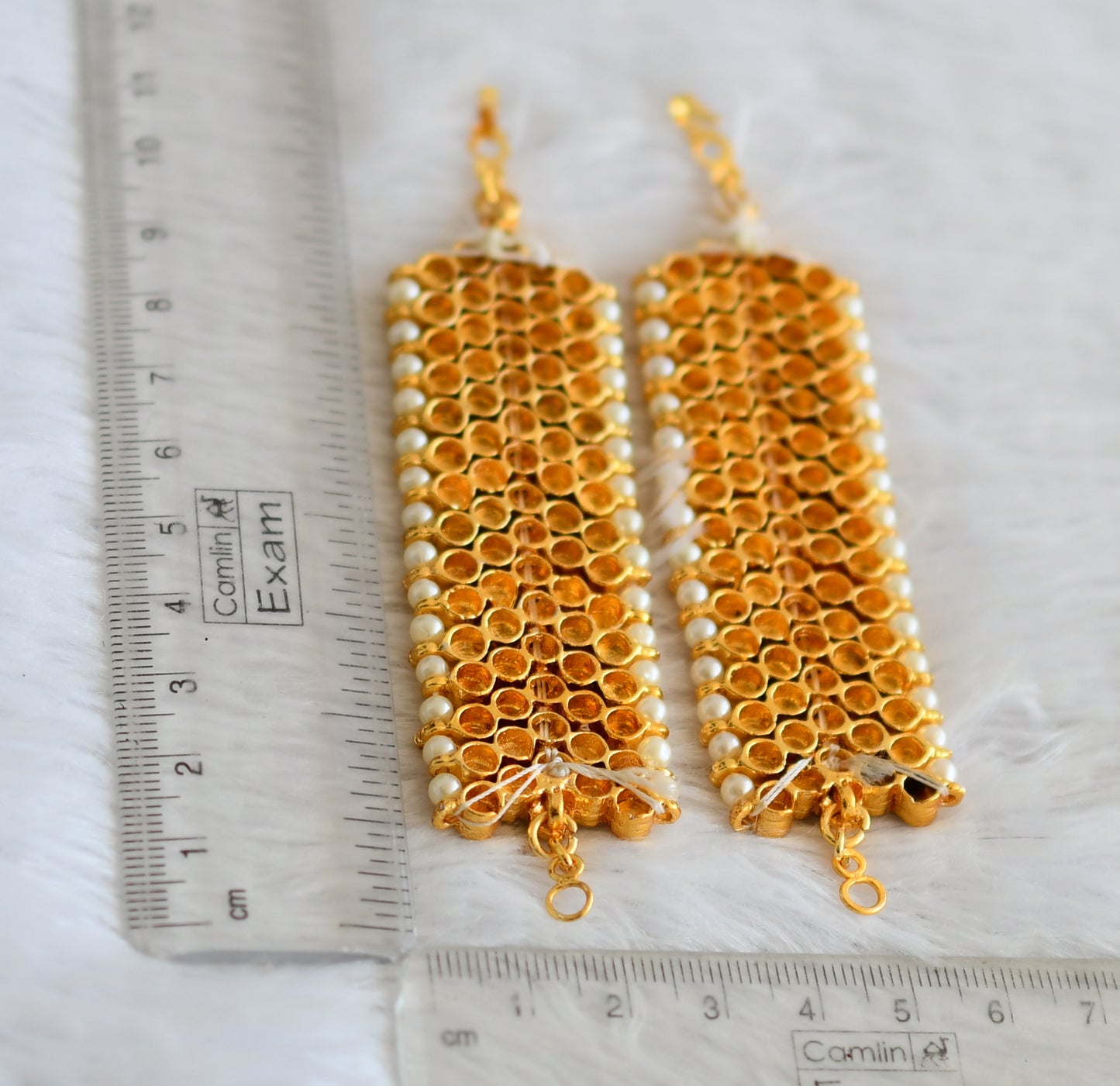 Gold tone kemp-white stone pearl bead ear side chain dj-50375