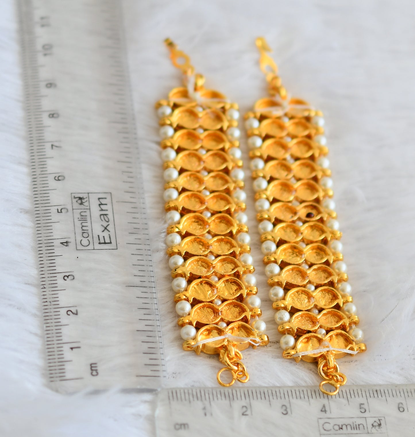 Gold tone kemp pearl bead mango ear side chain dj-50374