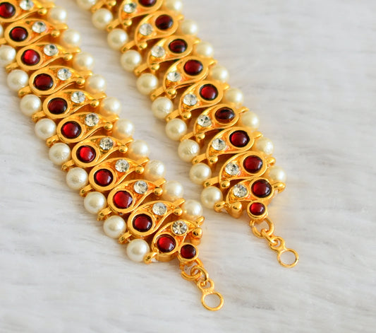 Gold tone kemp-white stone pearl beaded mango ear side chain dj-50373