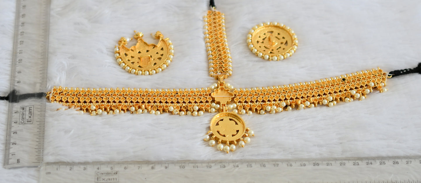 Gold tone kemp-green-pearl bead maang tikka dj-50393