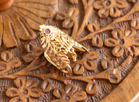 Gold tone ruby vanki finger ring dj-43476