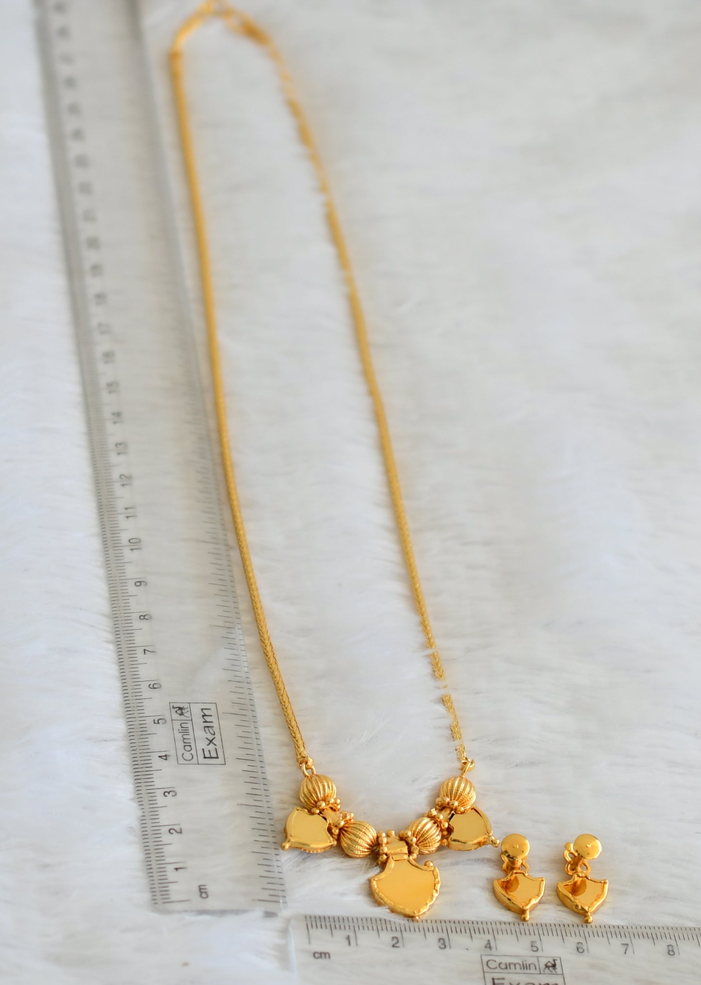Gold tone kerala style pink-green palakka chain set dj-48060