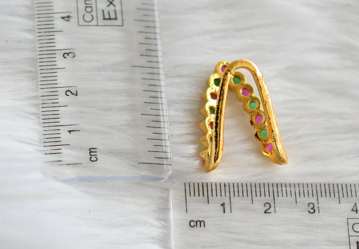 Gold tone ruby-green vanki finger ring dj-45108