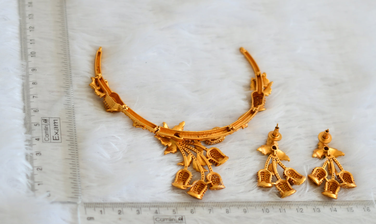 Matte finish cz ruby-green-white rose bud kante necklace set dj-30485