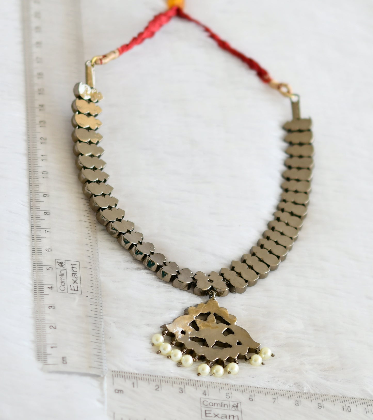 Black finish precious kemp-green-white pearl mango necklace dj-50518