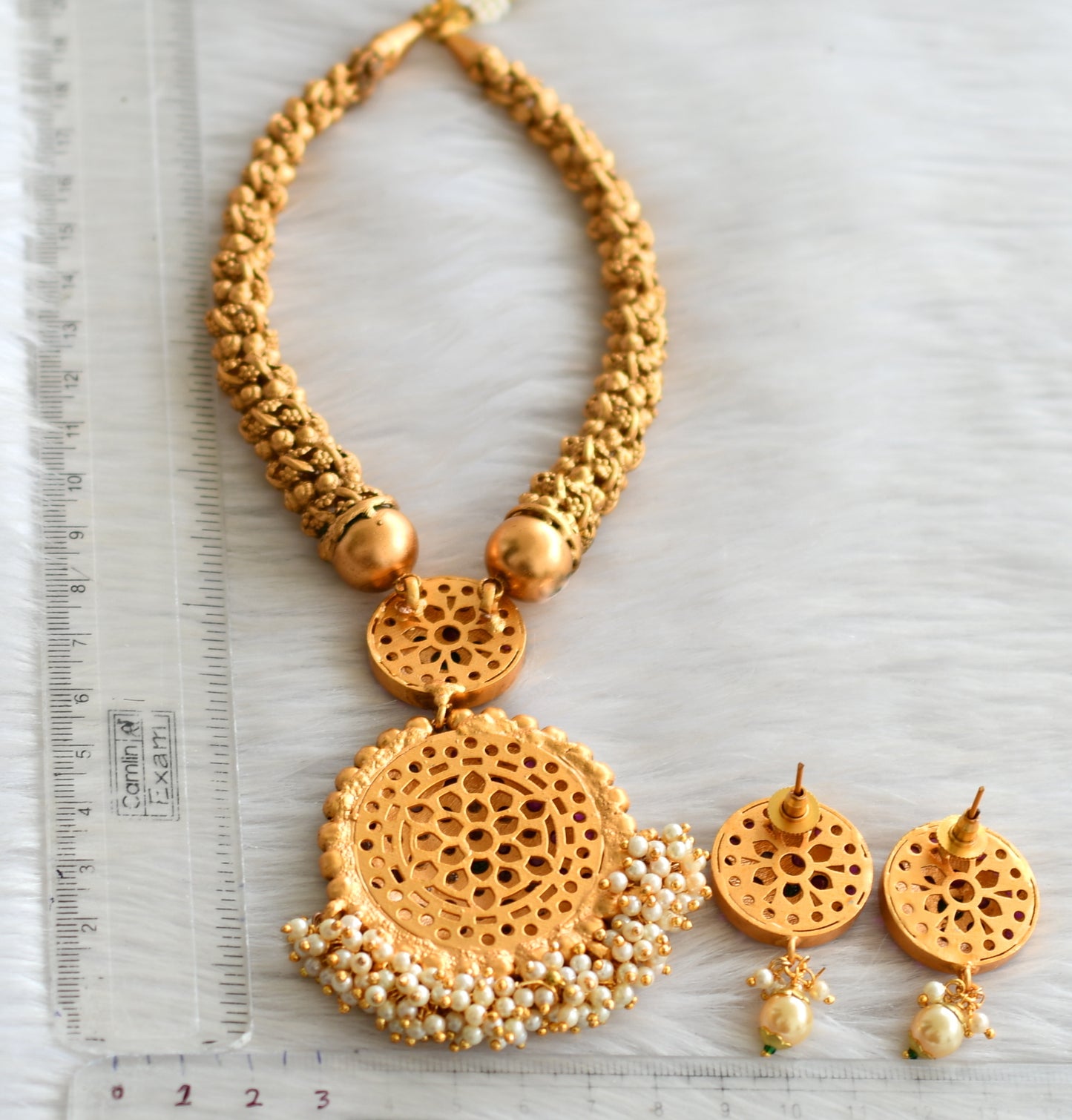 Matt finish kemp-green pearl cluster Kante necklace set dj-20126