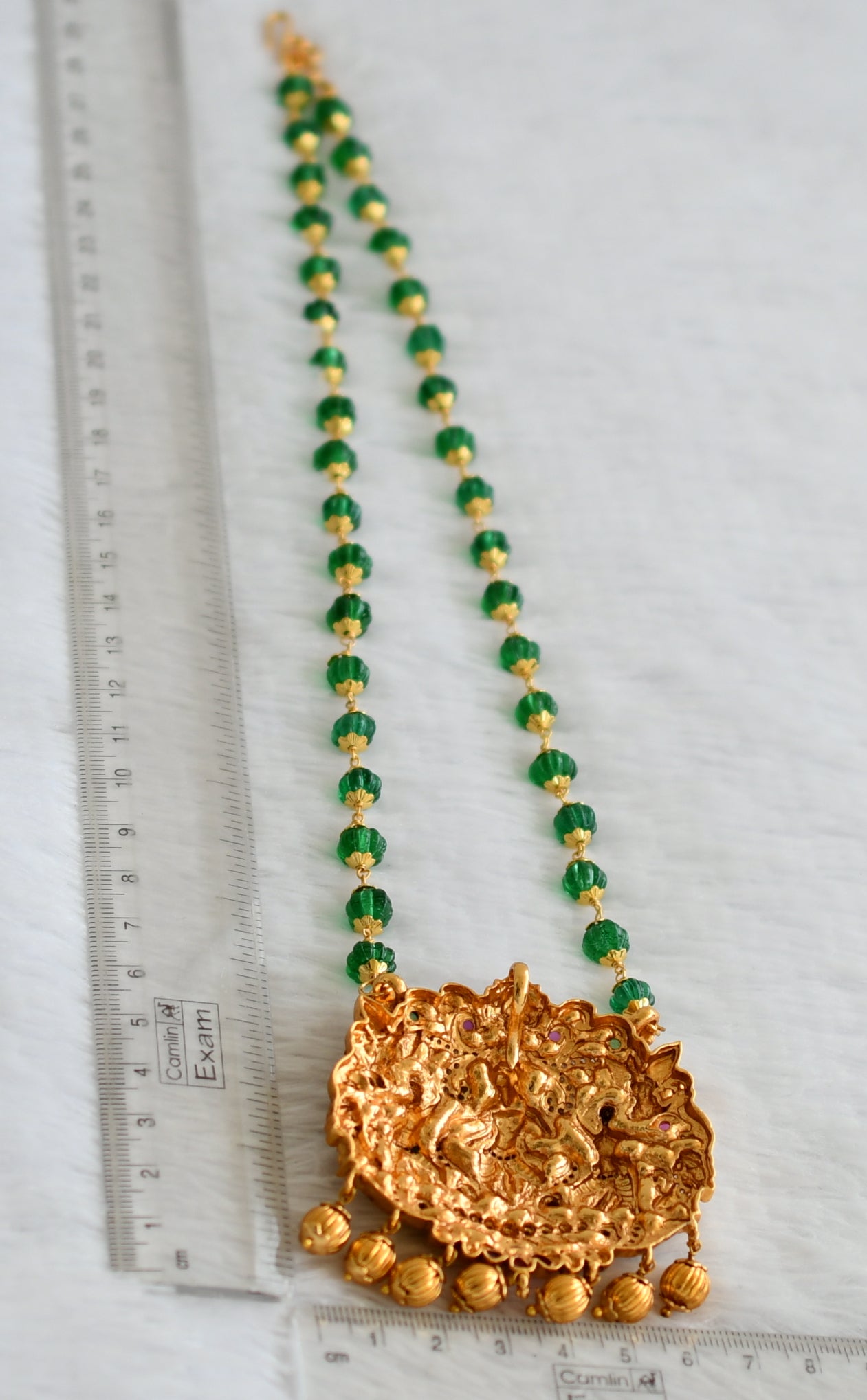 Matte finish ruby-green-white krishan green pumpkin beaded short haar dj-50585