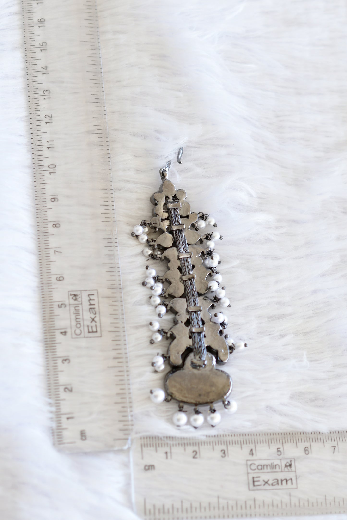 Black finish precious kemp-green-white pearl Shri Naagar moon tikka dj-52523