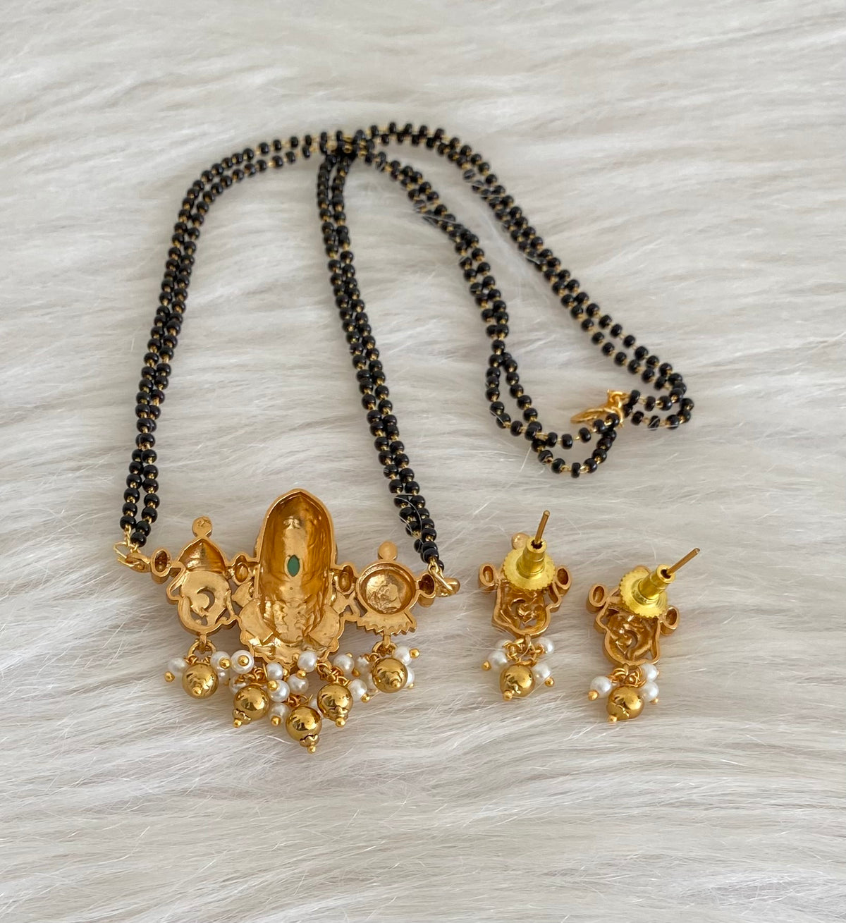 Antique gold tone shri thirumal nama-shanku-chakra meenakari mangalsutra set dj-55109