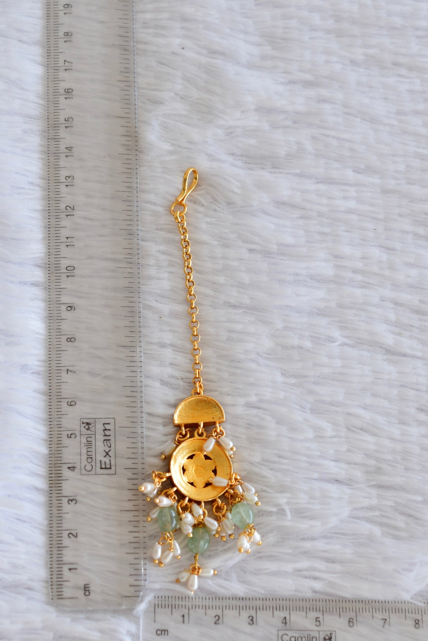 Gold tone pink-green kundan jadau green beaded round tikka dj-52499