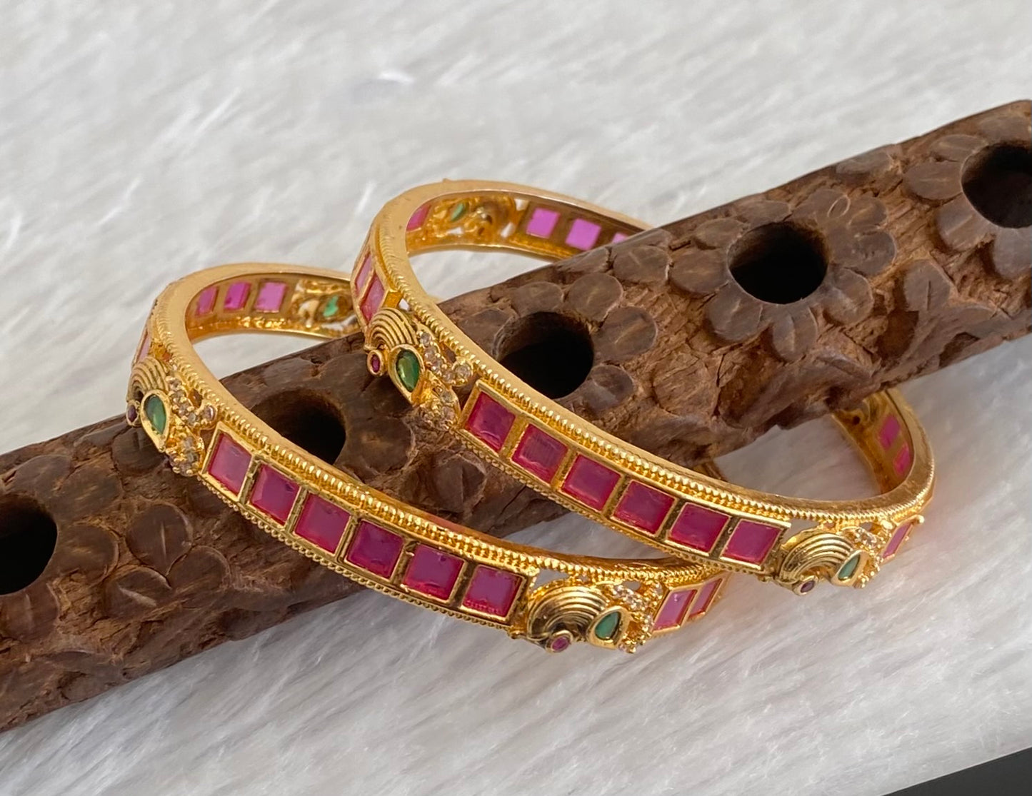 Antique gold tone kemp-green-white stone peacock bangles(2.6) dj-53432