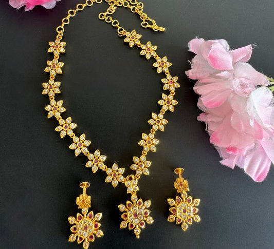 Gold tone ad ruby-white stone flower necklace set dj-51196