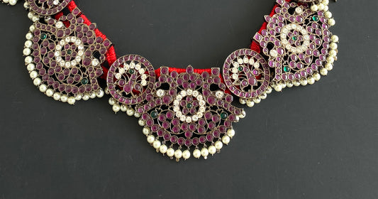 Black finish precious kemp-green-white pearl peacock flower waist band dj-50633