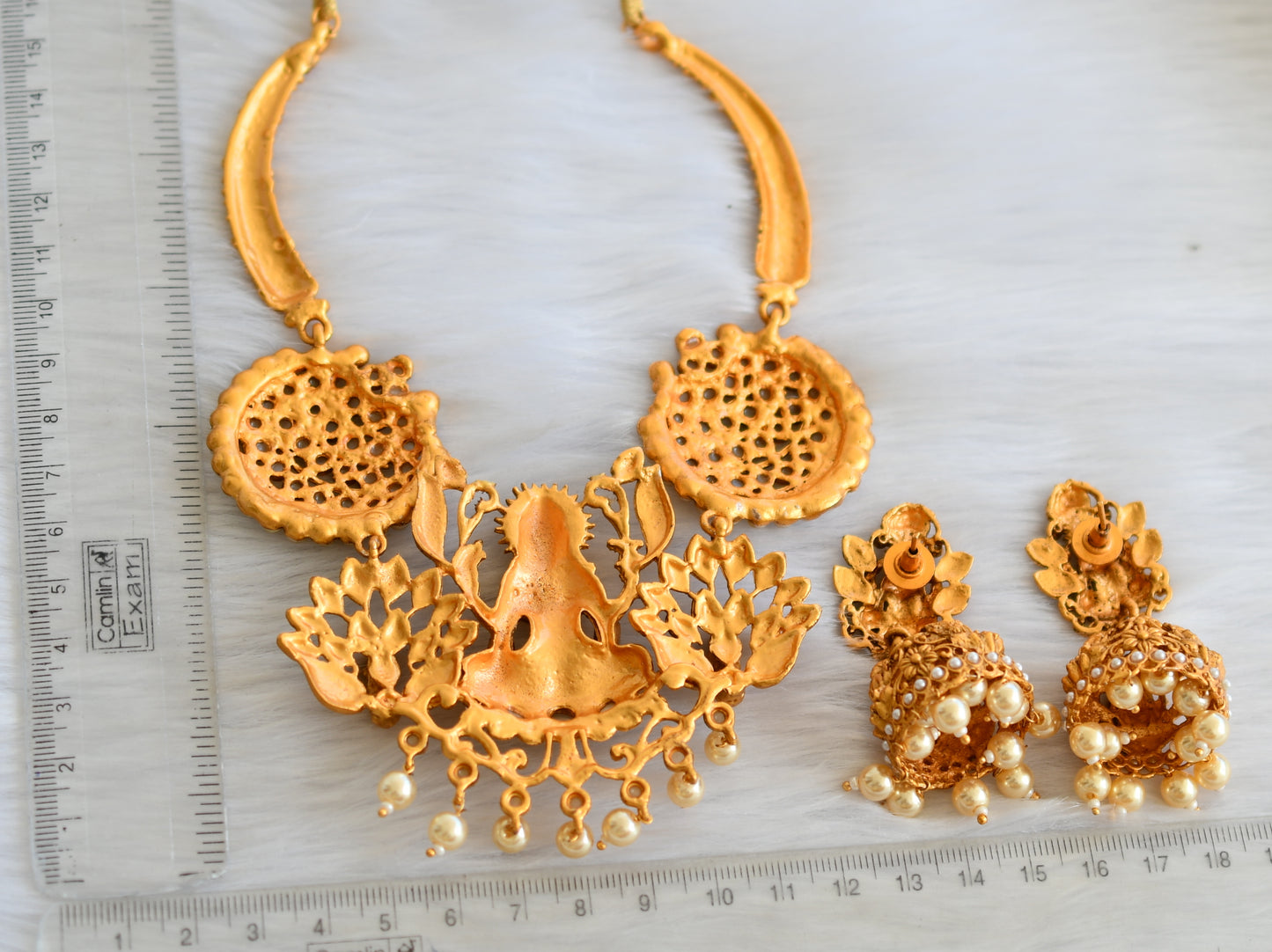 Matte finish pearl Lakshmi moon Kante necklace set dj-19467