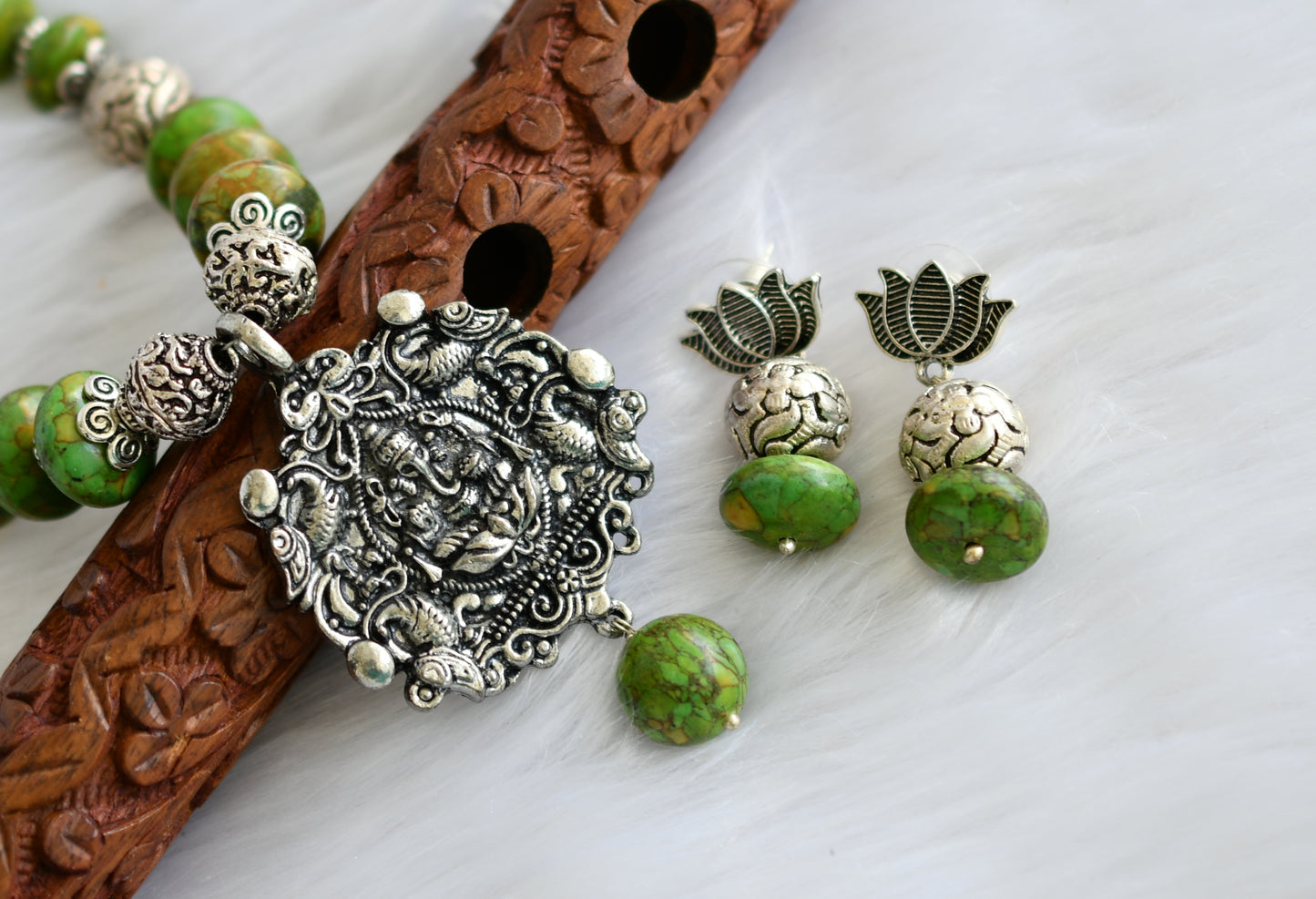 Silver tone green beaded Ganesha necklace set dj-11555