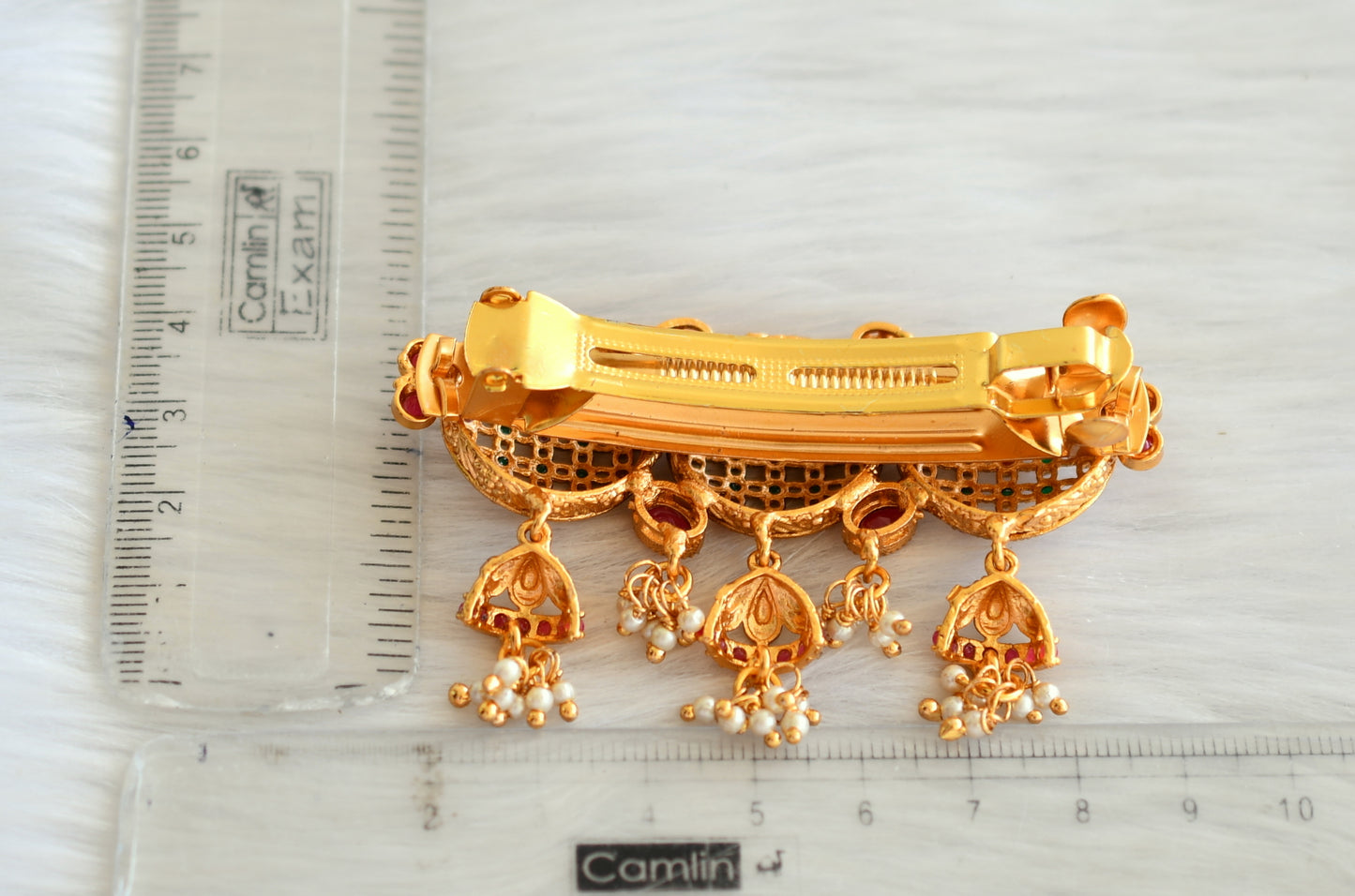 Matte finish ruby-emerald pearl hair clip dj-19010